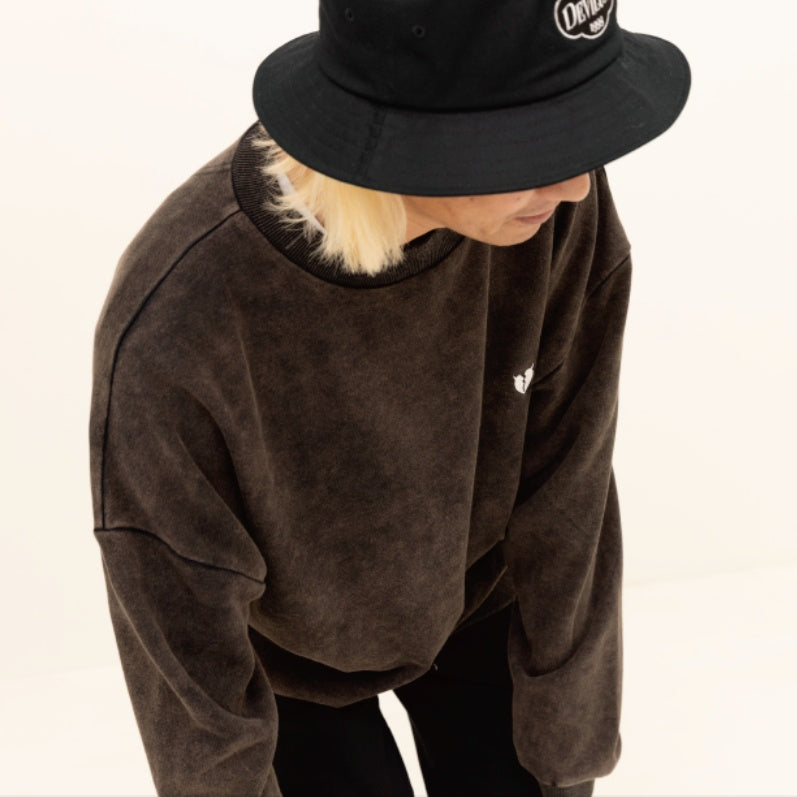 Deviluse クルースウェット "HEARTACHES CREWNECK SWEAT" (Black)