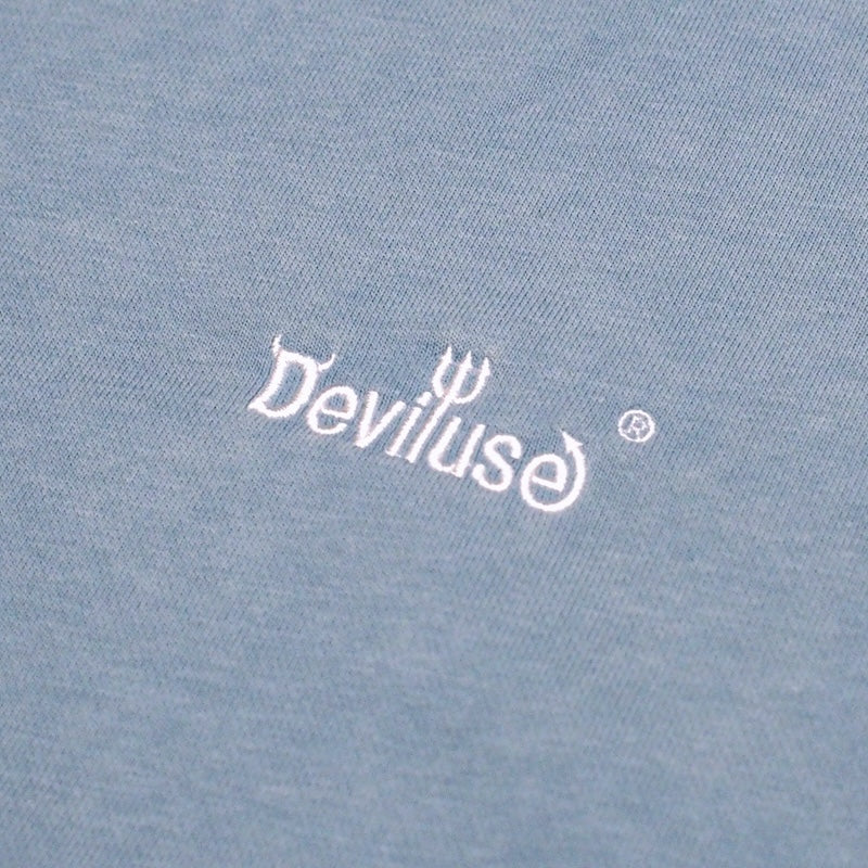 Deviluse クルースウェット "SMALL LOGO CREWNECK SWEAT" (Stone Blue)