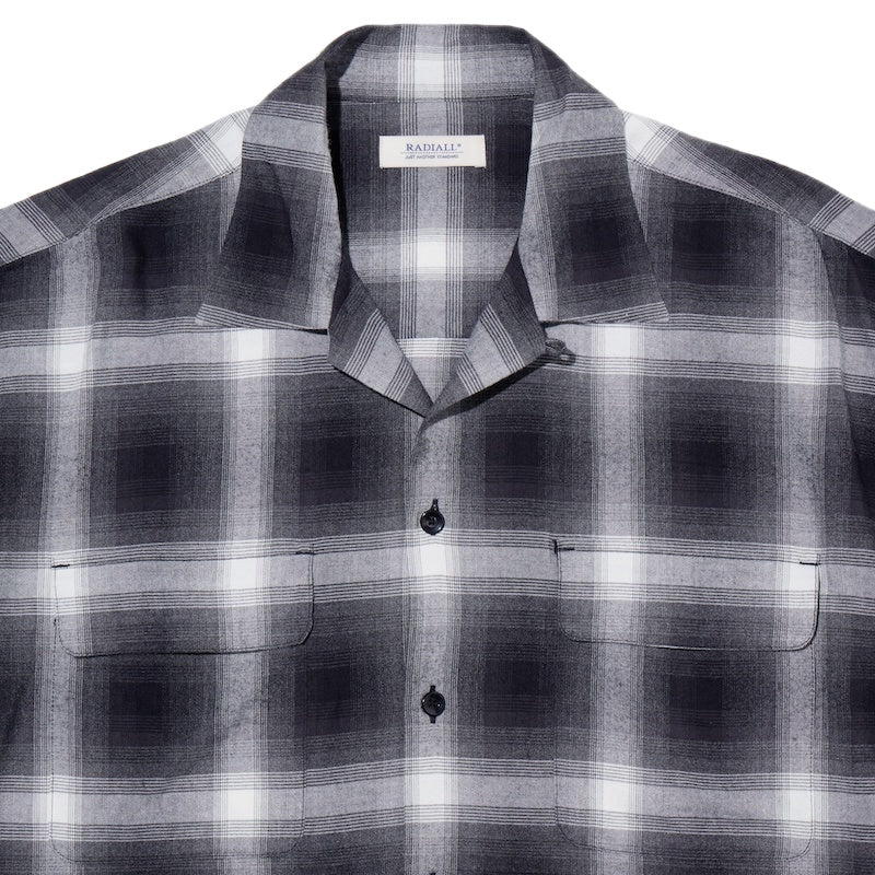 RADIALL L/Sシャツ BELAIR OPEN COLLARED SHIRT L/S ブラック 正面 クローズアップ