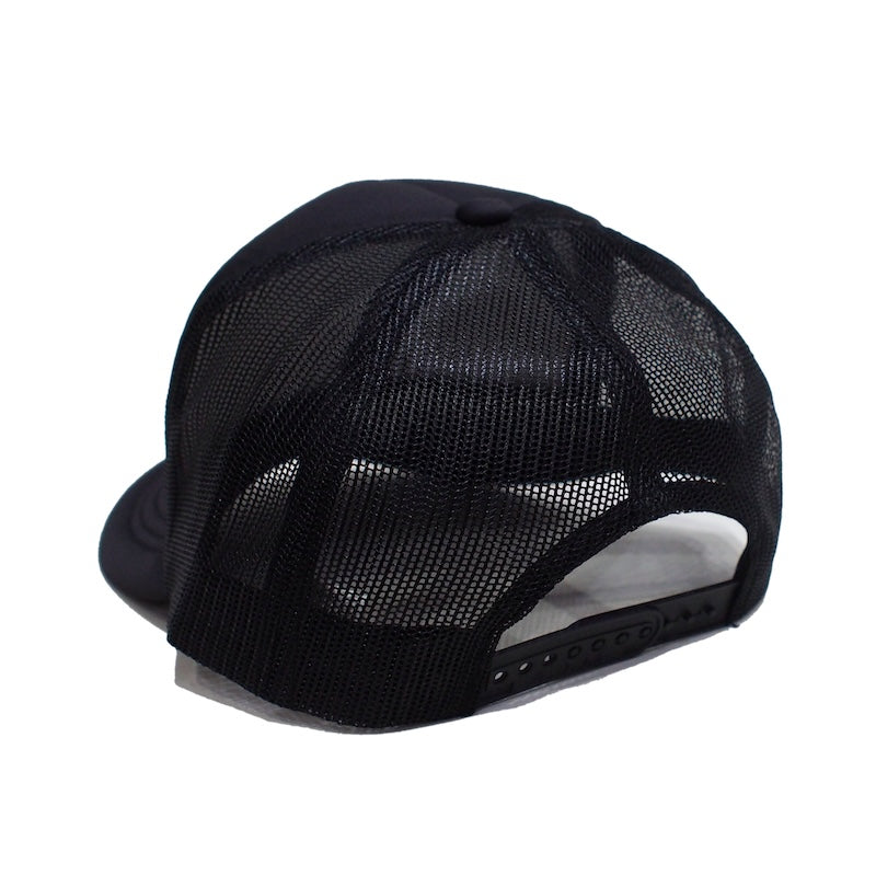SKULL SKATES "BLACK OUT LOGO クラシック フォームメッシュキャップ" (Black)