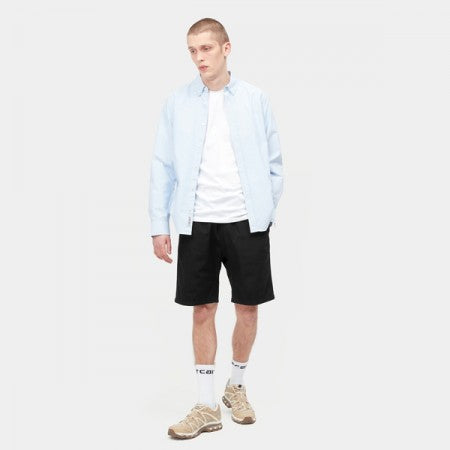 Carhartt WIP ショーツ CLOVER SHORT ブラック 着用画像 正面 全身