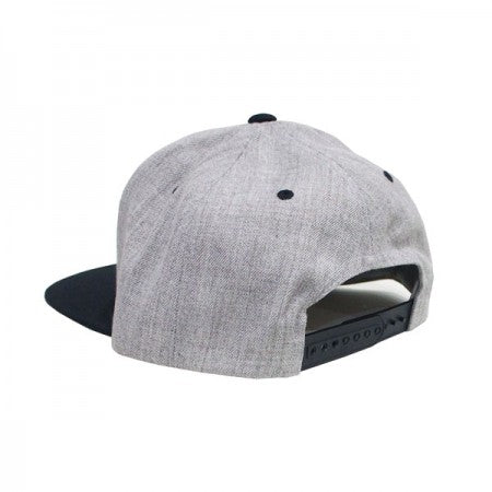 PLUGS キャップ "LOGO PATCH SNAPBACK CAP" (H.Gray/Blk)