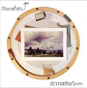 monochro "Connected man"