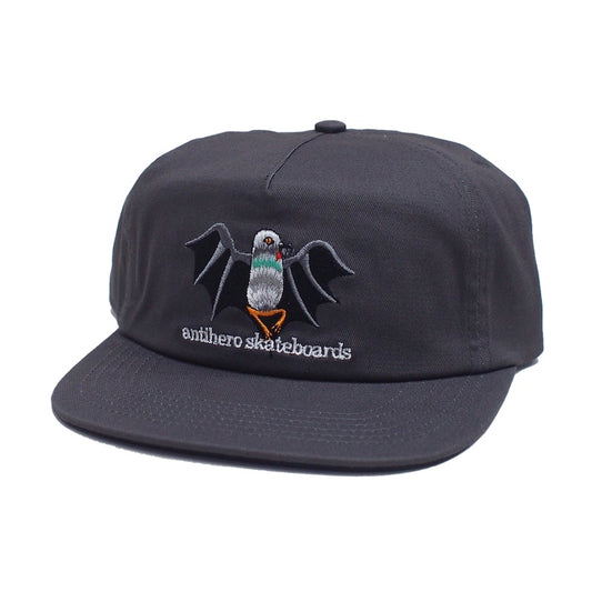 ANTI HERO キャップ VAMPIGEON SNAPBACK CAP チャコール 商品画像 斜め