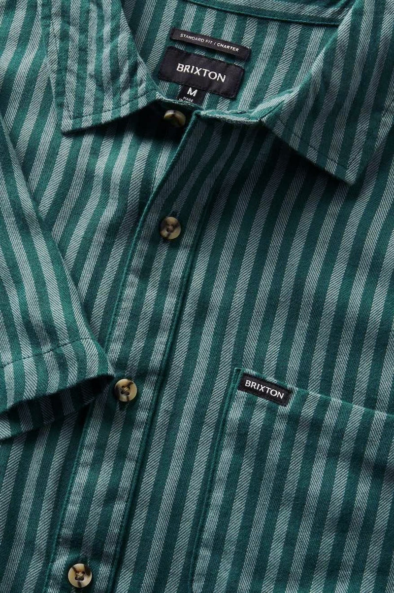 BRIXTON　S/Sシャツ　"CHARTER HERRINGBONE STRIPE S/S WOVEN"　(Trekking Green / Chinois)