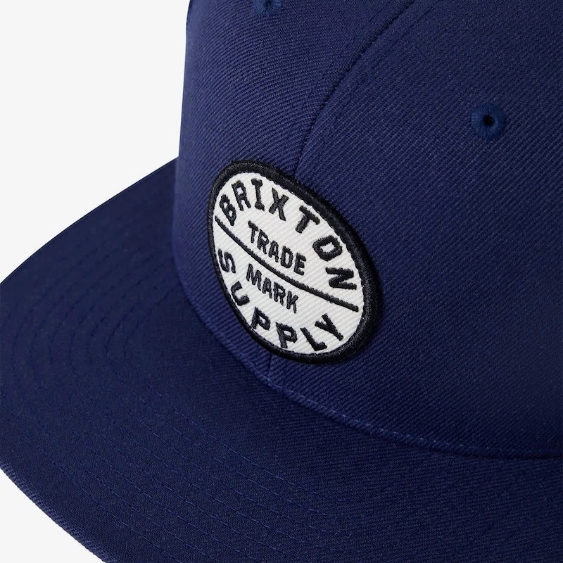 BRIXTON　キャップ　"OATH III SNAPBACK CAP"　(Washed Navy / White / Black)