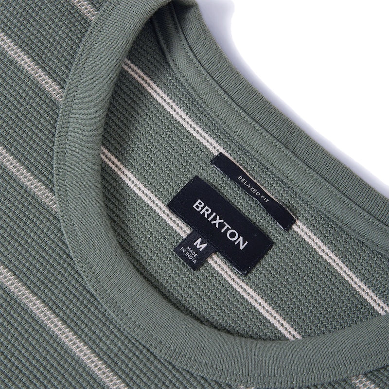 BRIXTON Tシャツ SHIELD PIQUE S/S BOXY KNIT TEE オリーブ 商品画像 首元