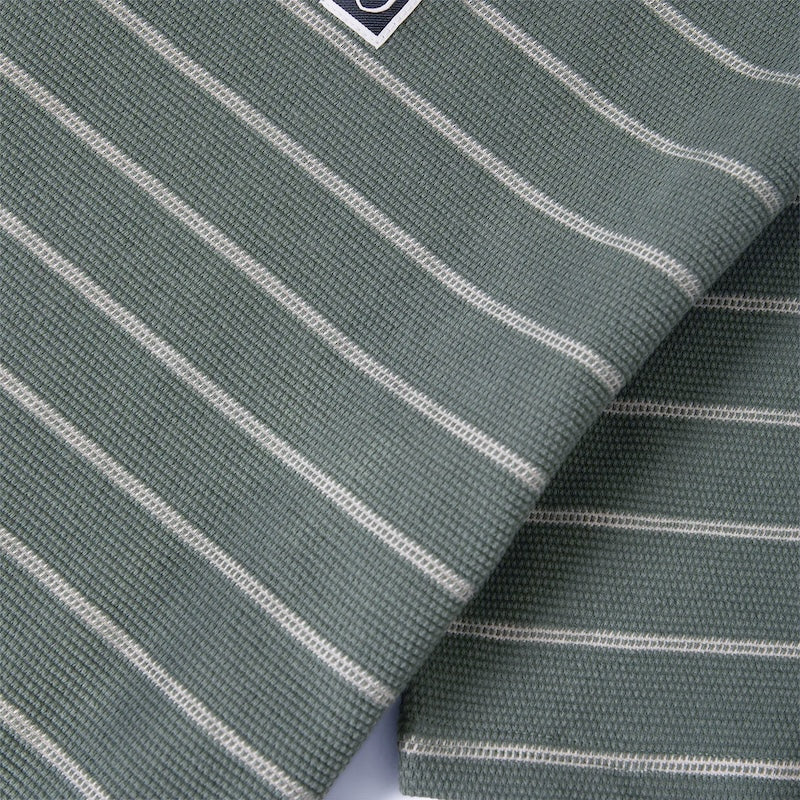 BRIXTON Tシャツ SHIELD PIQUE S/S BOXY KNIT TEE オリーブ 商品画像 生地感