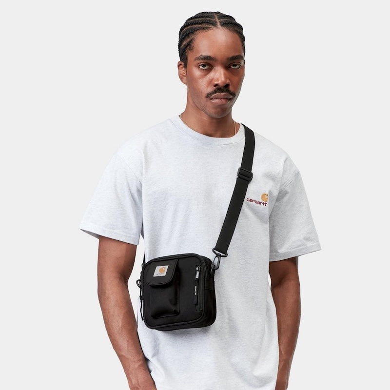 Carhartt WIP　ショルダーバッグ　"ESSENTIALS BAG SMALL"　(Black)