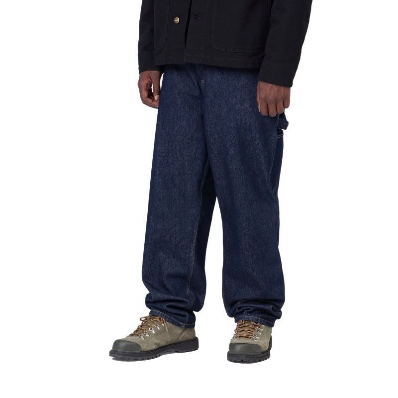 Carhartt WIP デニムパンツ SINGLE KNEE PANT ブルー 着用画像 斜め 3