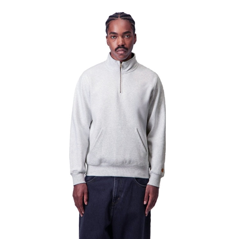 Carhartt WIP ハイネックハーフジップスウェット CHASE NECK ZIP アッシュ 着用画像 正面