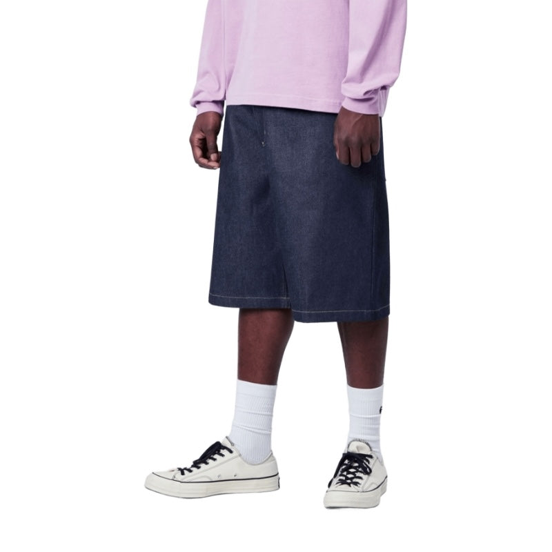 Carhartt WIP ショーツ BRANDON SHORT (Blue Rigid) 着用画像 斜め