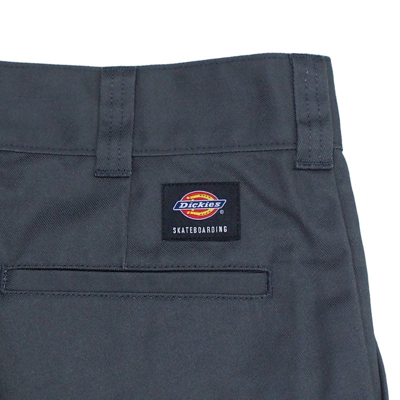 DICKIES SKATEBOARDING ワークパンツ REGULER FIT PANT チャコール 商品画像 ネームタグ