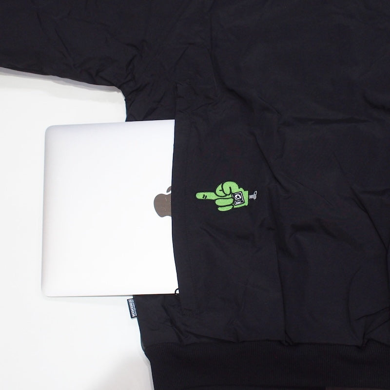 MxMxM ナイロンフリースジャケット ブラック 背面クローズアップ