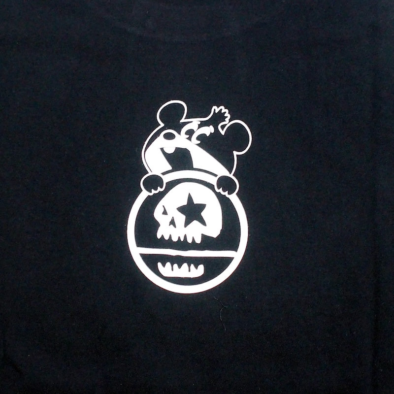 でん六 x MxMxM Tシャツ MAGICAL MOSH DENCHAN TEE (Black) 商品画像 バックプリント