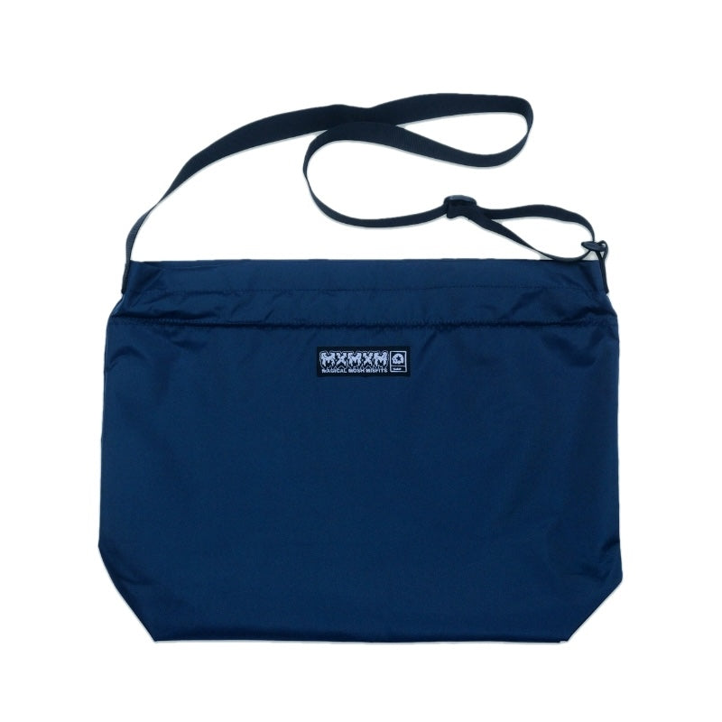MxMxM ショルダーバッグ MxMxM LiGHT BAG (Navy) 商品画像 背面