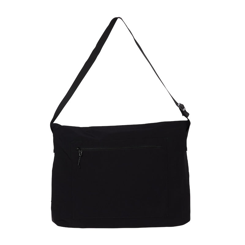 OBEY ショルダーバッグ EXPLORER MESSENGER BAG ブラック 商品画像 背面