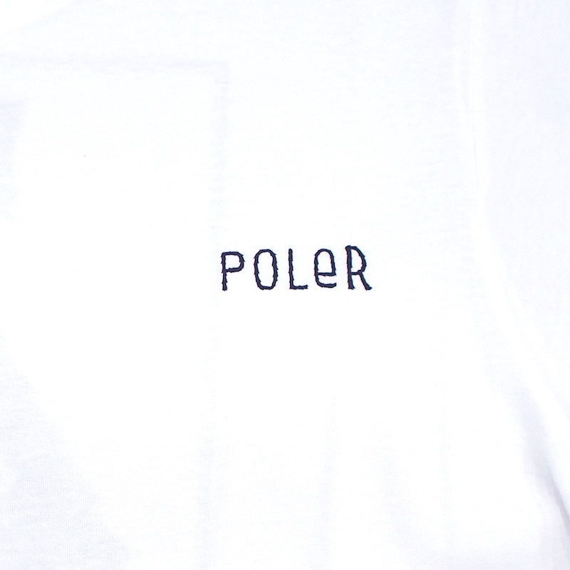 POLeR Tシャツ FURRY FONT TEE ホワイト 商品画像 フロントプリント
