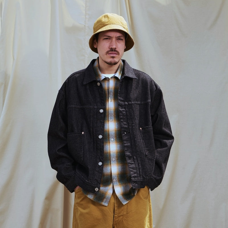 RADIALL ジャケット CLASSIC 350 TOP TRUCKER JACKET ブラック 着用画像