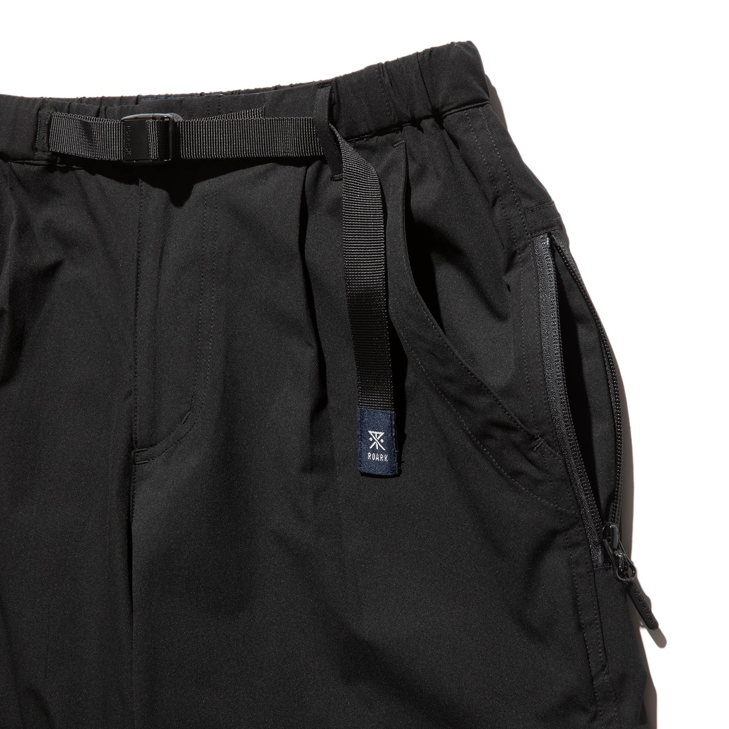 ROARK REVIVAL　パンツ　"TRAVEL PANTS 2.0 ROAM FREE FLEX - RELAX TAPERED FIT"　(Black)