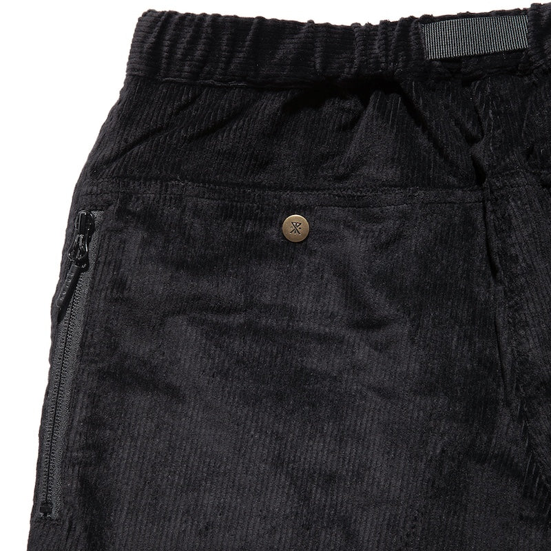 ROARK REVIVAL　パンツ　"TRAVELPANT CORDUROY - STANDARD FIT"　(Black)