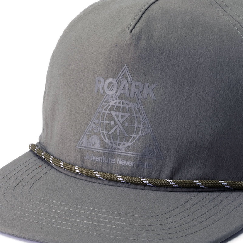ROARK キャップ TRIANGULAR 5PANEL CAP - MID アーミー 商品画像 正面 クローズアップ