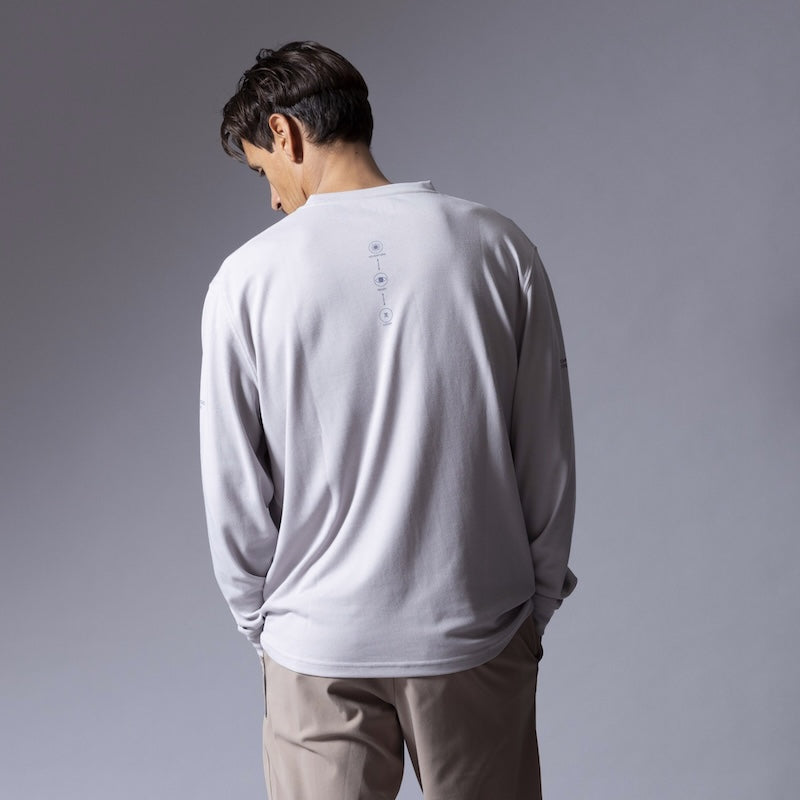 ROARK L/STシャツ TRIANGULAR L/S Dri-Release TEE グレー着用画像 背面