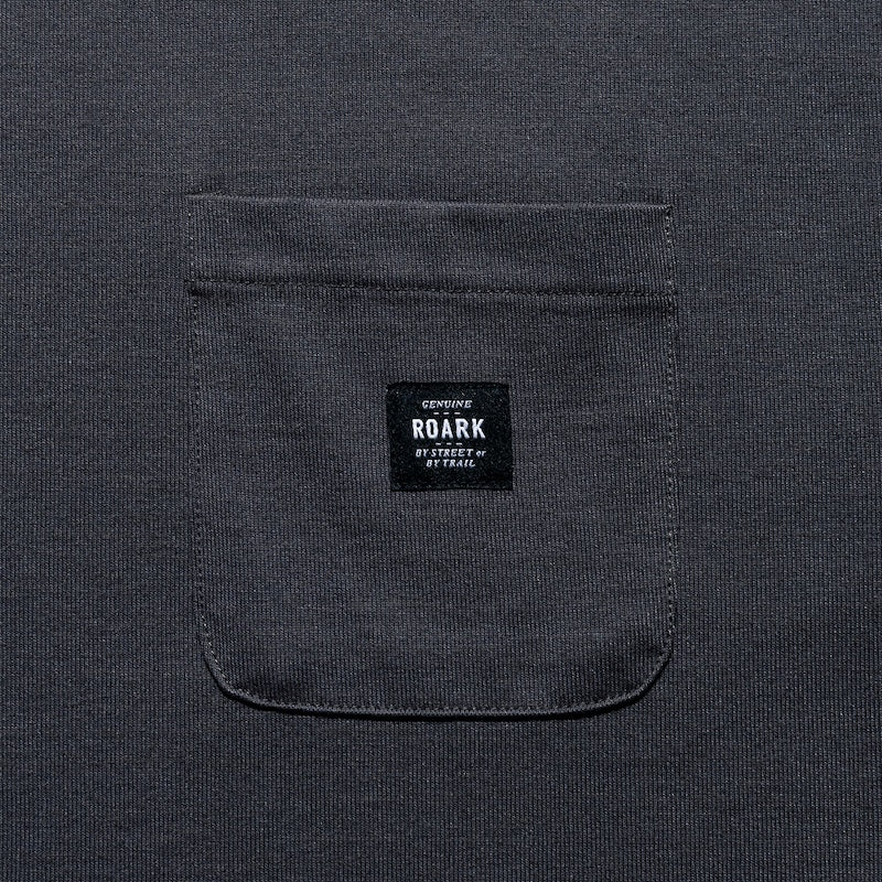ROARK Tシャツ LABEL POCKET FINE TECH DRY TEE チャコール 商品画像 胸ポケット