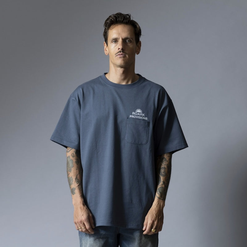 ROARK Tシャツ PROVISIONS FINE TECH DRY TEE オリオン 着用画像 正面