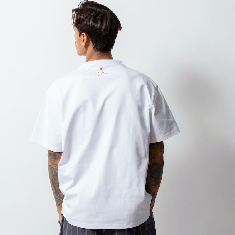 ROARK Tシャツ MEDIEVAL LOGO 14oz H/W TEE ホワイト 着用画像 背面