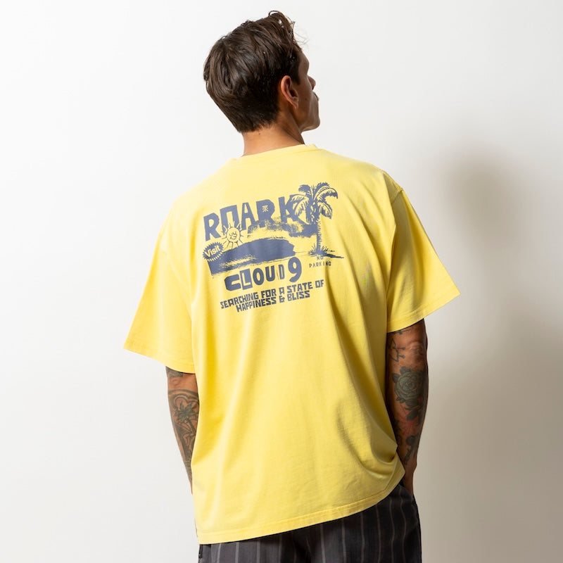ROARK Tシャツ CLOUD 9 WELL WORN TEE イエロー 着用画像 背面