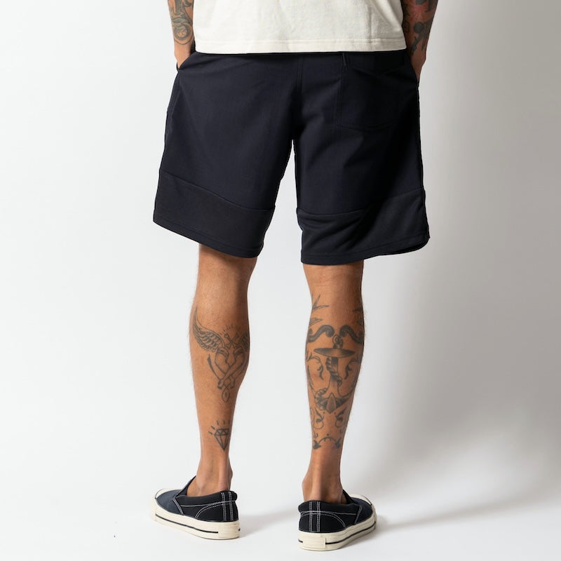 ROARK ショーツ DELTA QD SHORTS ジェットブラック 着用画像 3