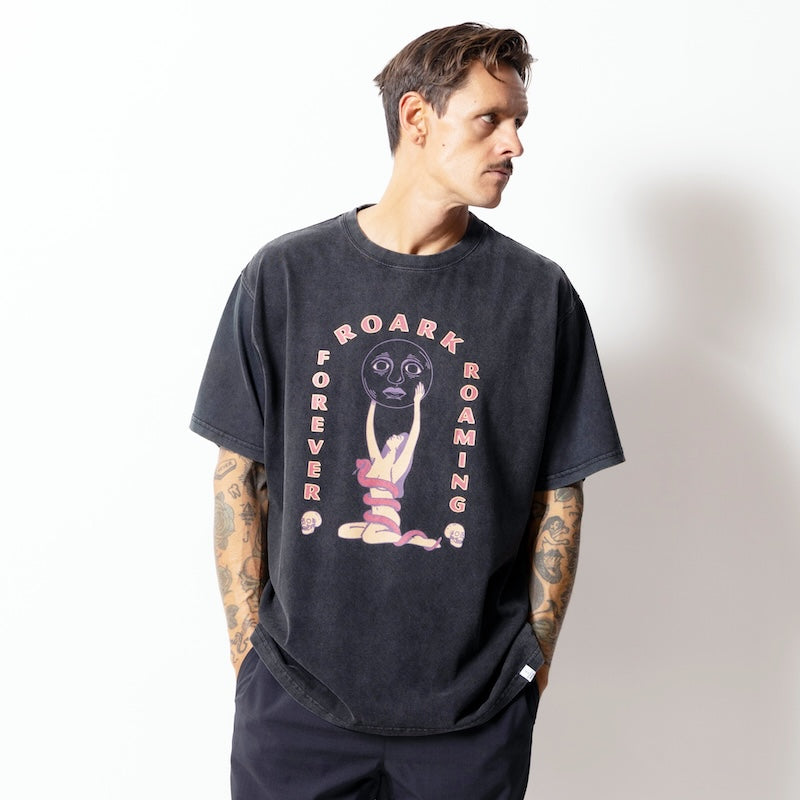 ROARK Tシャツ NIGHT RULE S/S TEE ブラック 着用画像 正面 1