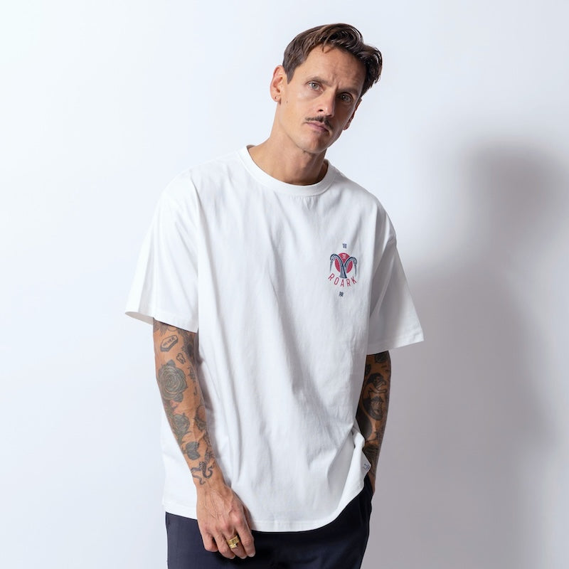 ROARK Tシャツ CRANE S/S TEE ホワイト 着用画像 正面 1
