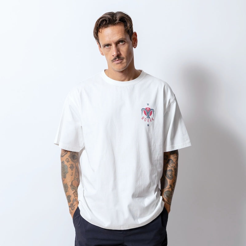 ROARK Tシャツ CRANE S/S TEE ホワイト 着用画像 正面 2