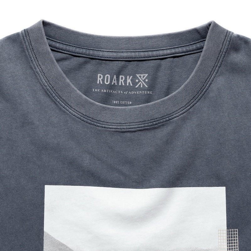 ROARK L/STシャツ ELEVATED WELL WORN L/S TEE デザートネイビー 商品画像 首元