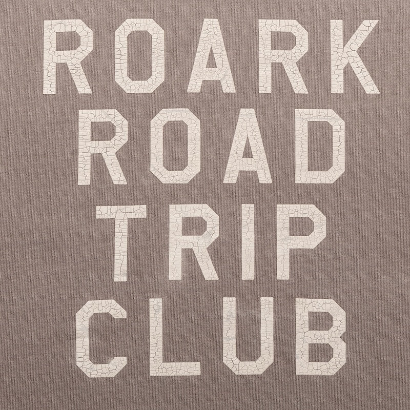 ROARK クルースウェット ROAD TRIP CREW SWEAT (Tobacco) 商品画像 フロントプリント