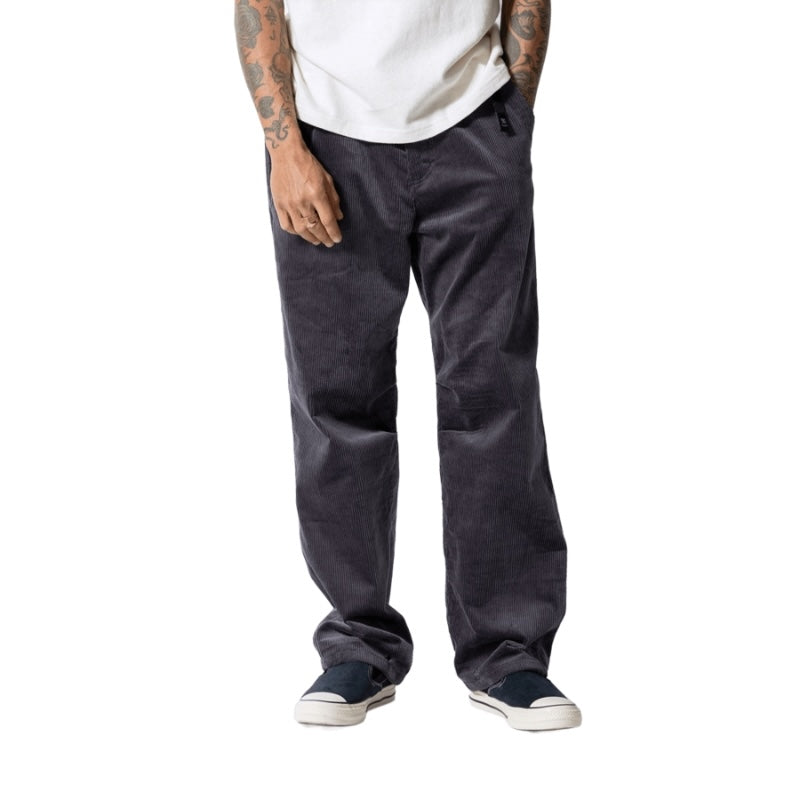 ROARK パンツ TRAVEL PANT CORDUROY - RELAX グレー 着用画像 2