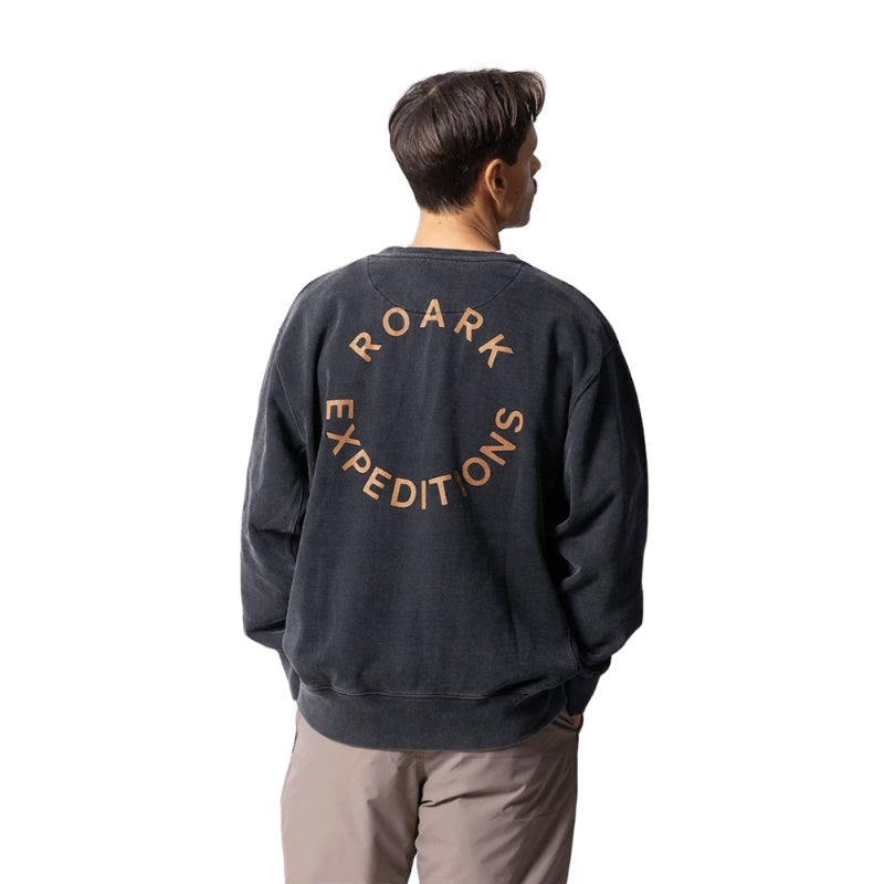 ROARK クルースウェット R.E CREW SWEAT (Black) 着用画像 背面
