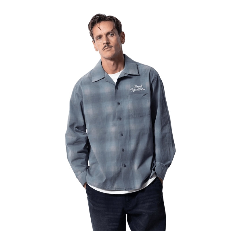 ROARK L/Sシャツ WILDCAMP LS SHIRT (Slate) 着用画像 正面 2