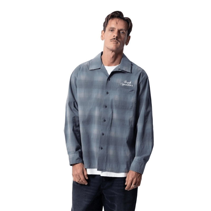 ROARK L/Sシャツ WILDCAMP LS SHIRT (Slate) 着用画像 正面 3