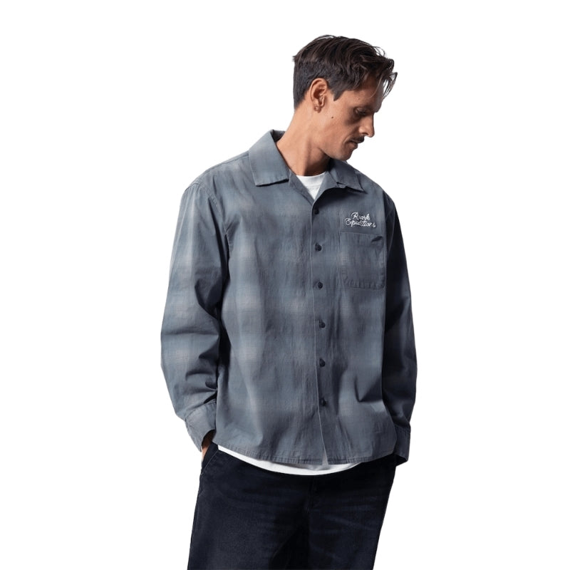 ROARK L/Sシャツ WILDCAMP LS SHIRT (Slate) 着用画像 正面 1