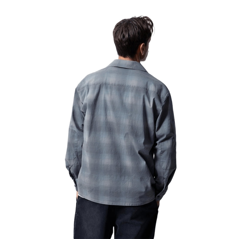 ROARK L/Sシャツ WILDCAMP LS SHIRT (Slate) 着用画像 背面