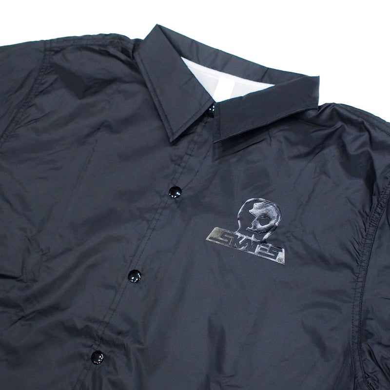 SKULL SKATES ロゴ コーチジャケット ブラックアウト 商品画像 正面 クローズアップ