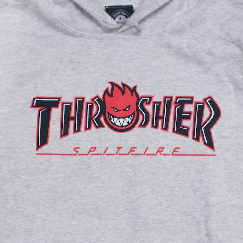 THRASHER x SPITFIRE コラボフードスウェット アッシュグレー 正面 クローズアップ