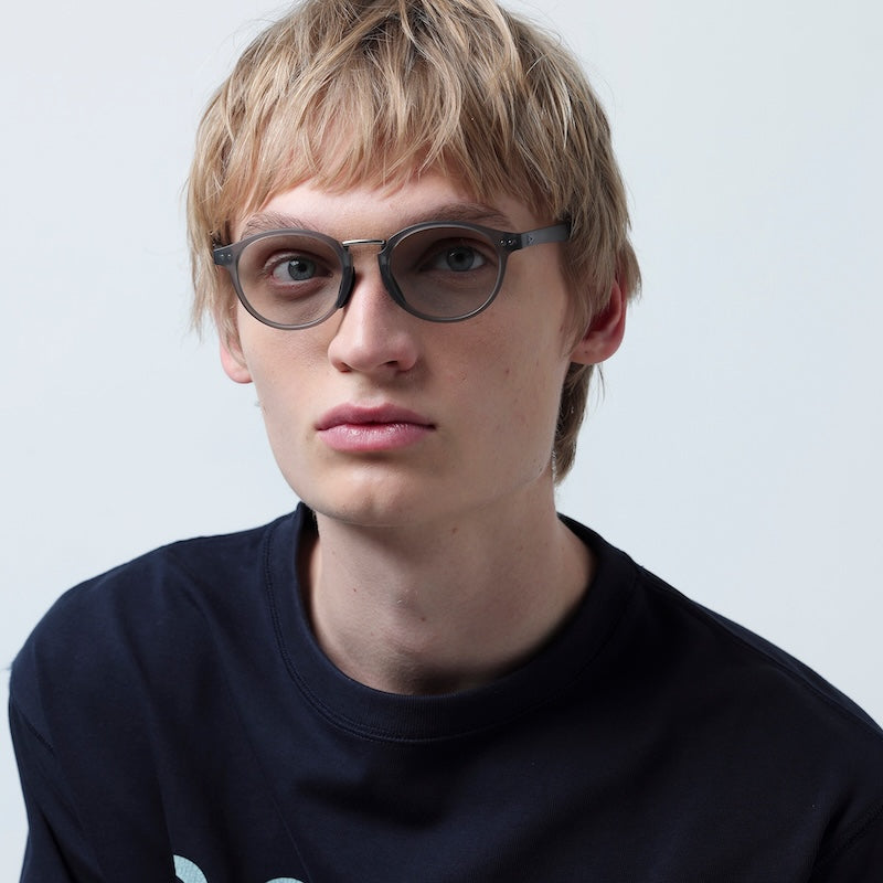 TYMER サングラス OLIVER (Matt Clear Gray2 / Photochromic Gray) | PLUGS