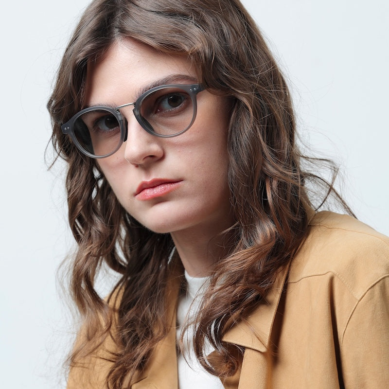 TYMER サングラス OLIVER (Matt Clear Gray2 / Photochromic Gray) | PLUGS