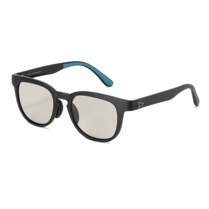 TYMER サングラス BLAKE (Matt Black / Photochromic Gray Polarized) 商品画像 斜め