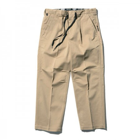 ROARK REVIVAL　パンツ　"ROARK × DICKIES - NEW TRAVEL PANTS - RELAX"　(Khaki)