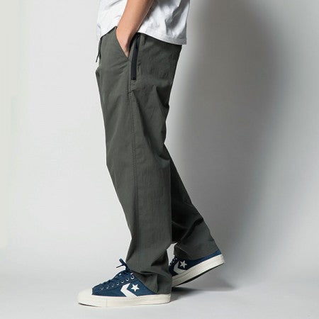 ROARK REVIVAL　パンツ　"COOLER ST NEW TRAVEL PANTS - RELAX TAPERED FIT"　(Army)